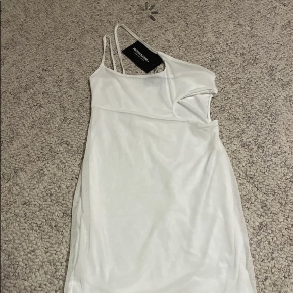 PrettyLittleThing Dress New with tags never worn!! - Picture 4 of 4